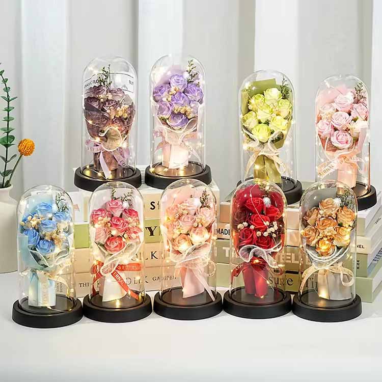 Glass Dome Soap Rose Bouquet na may LED