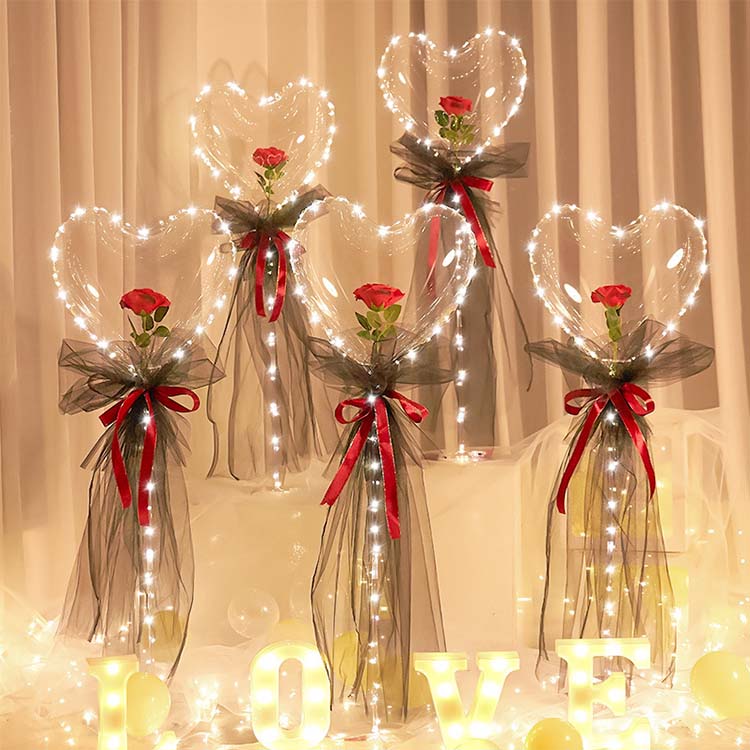 Ang hugis ng puso na Bobo Rose set